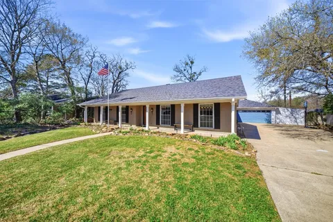 $399,000 | 2705 Woodcliff Court, College Station, TX 77845