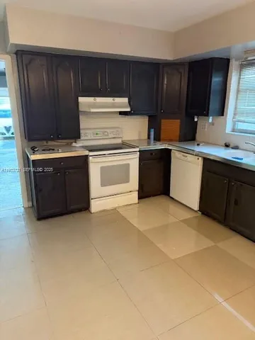 $2,950 | 3924 Hayes Street, Hollywood, FL 33021