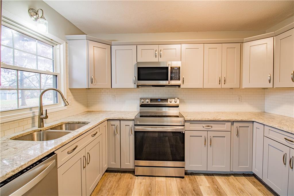 108 Elm Street Windsor, MO 65360 - Photo 8 of 26