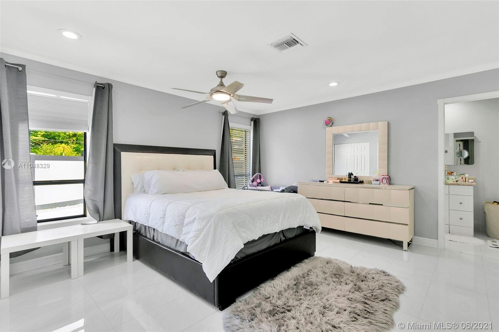 22696 Southwest 54th Avenue Boca Raton, FL 33433 - Photo 12 of 36