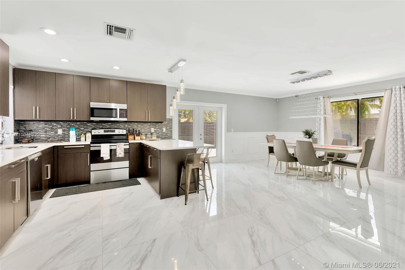 22696 Southwest 54th Avenue Boca Raton, FL 33433 - Photo 3 of 36