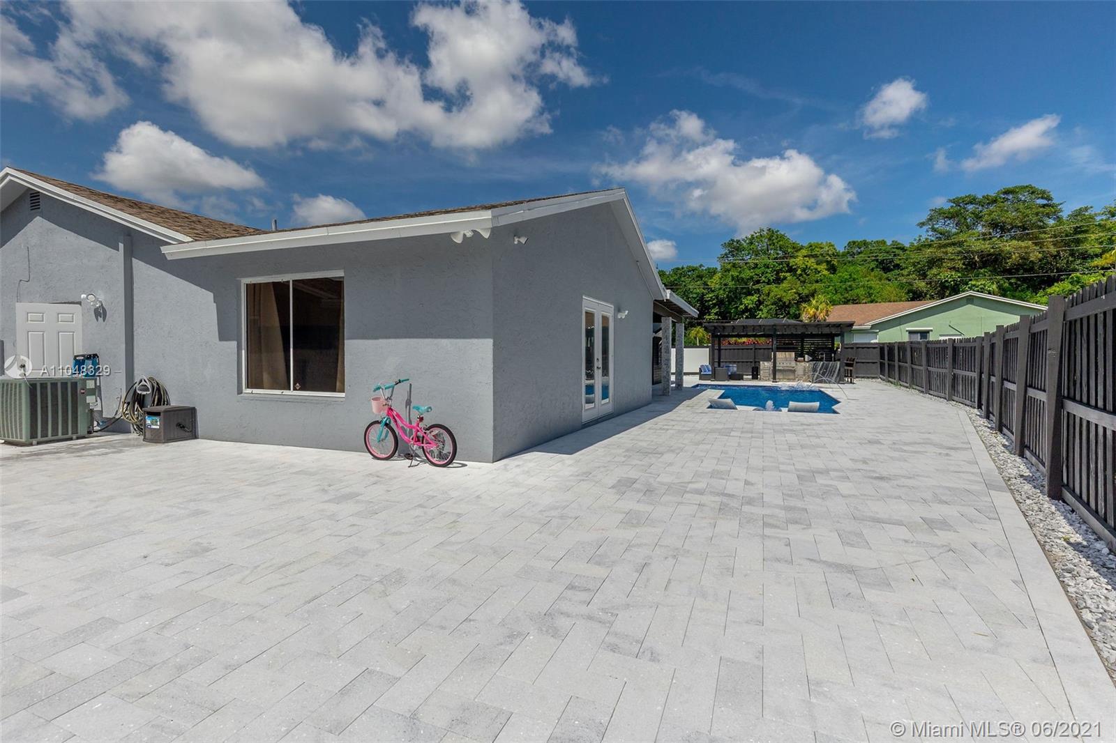 22696 Southwest 54th Avenue Boca Raton, FL 33433 - Photo 28 of 36