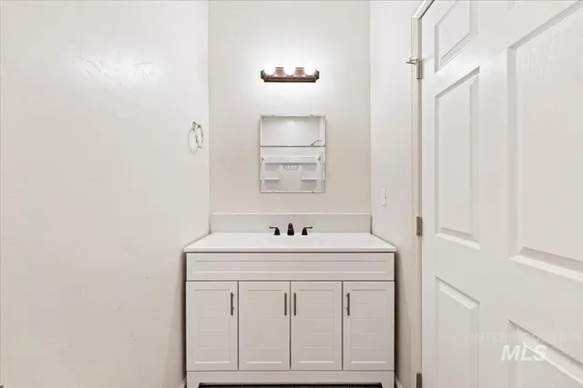 $1,650 | 202 Main Street, Council, ID 83612