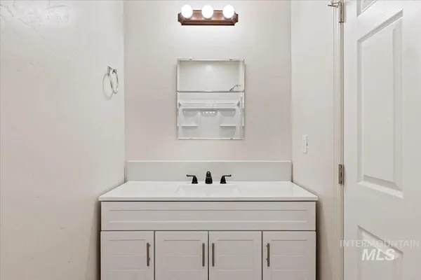 $1,650 | 202 Main Street, Council, ID 83612