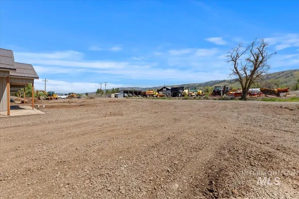 $1,650 | 202 Main Street, Council, ID 83612