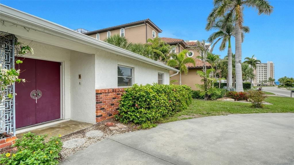 621 Alhambra Road Venice, FL 34285 - Photo 13 of 53