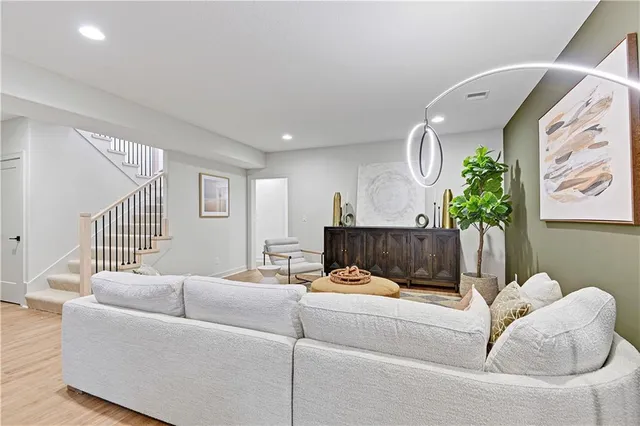 $796,625 | 22093 West 94th Terrace, Lenexa, KS 66220