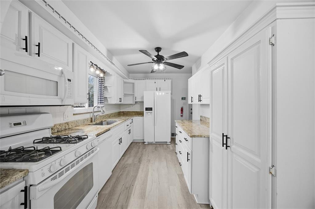 339 Westbrook Drive Butler, PA 16001 - Photo 13 of 40