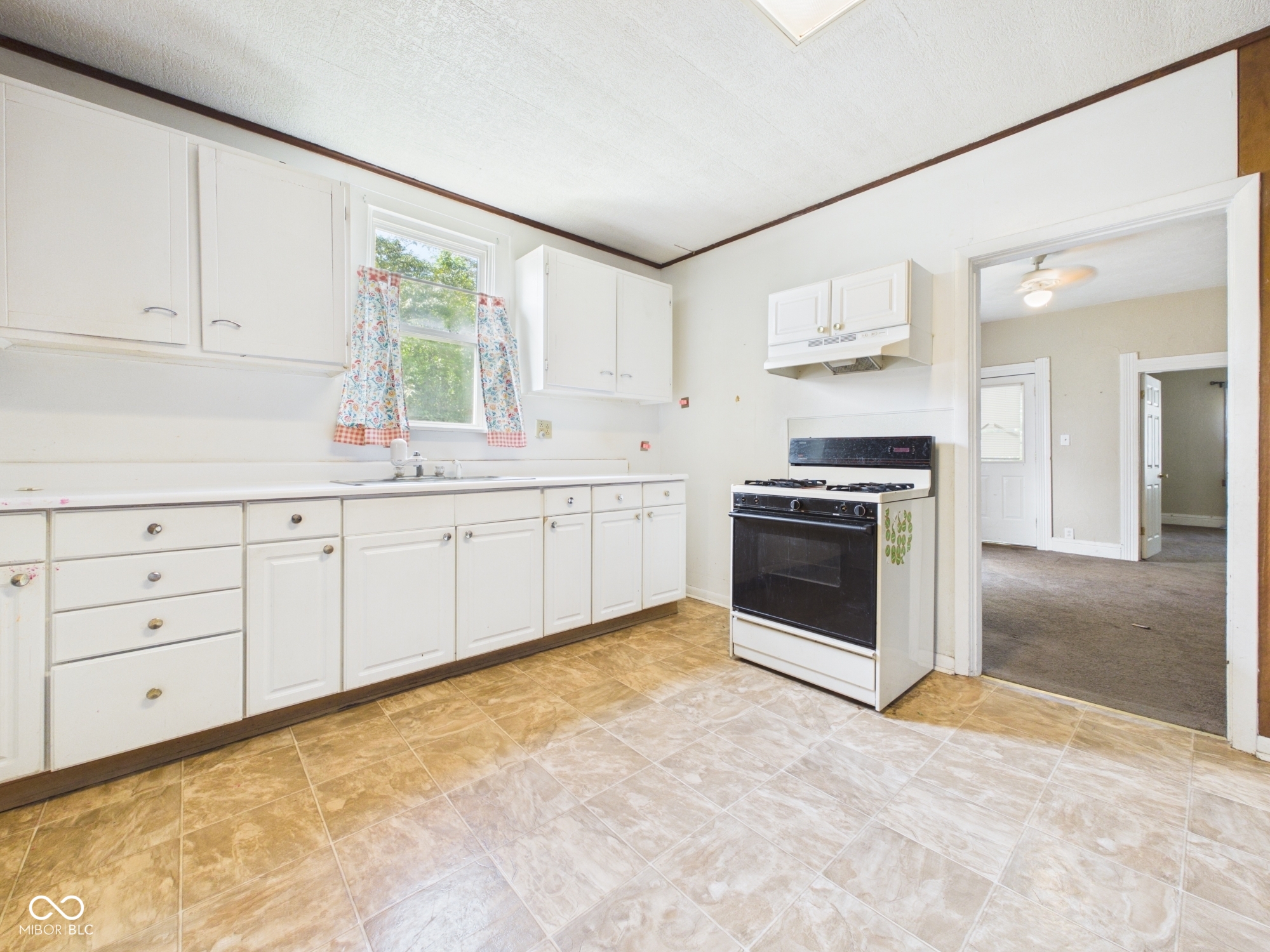 718 Ruddle Avenue Anderson, IN 46012 - Photo 12 of 20