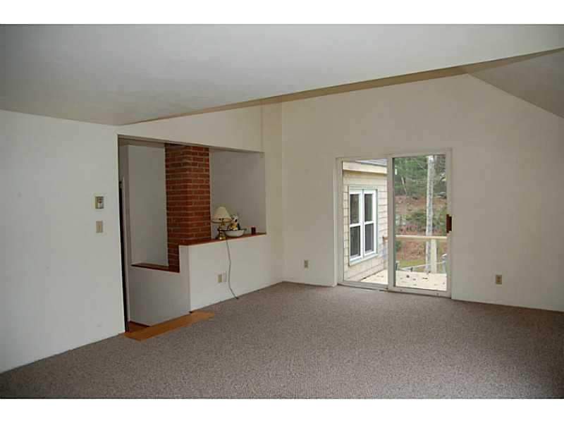 16 Twin Pines Ridge Harpswell, ME 04066 - Photo 9 of 19 Living Room.