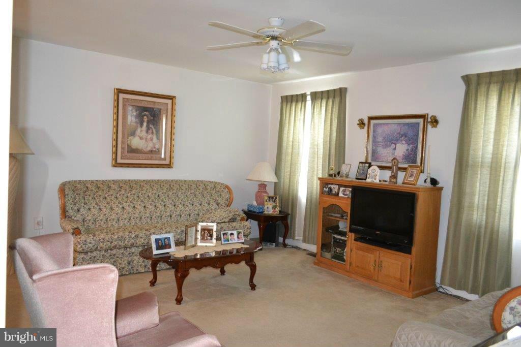 40 Ayers Drive Rising Sun, MD 21911 - Photo 3 of 30 Living Room