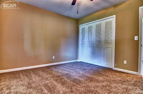 6497 Lapeer Road Burton, MI 48509 - Photo 22 of 39 20444937-21.JPG