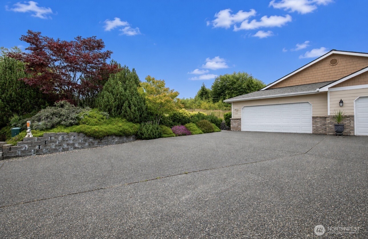 212 Brant Lane Hoquiam, WA 98550 - Photo 2 of 38