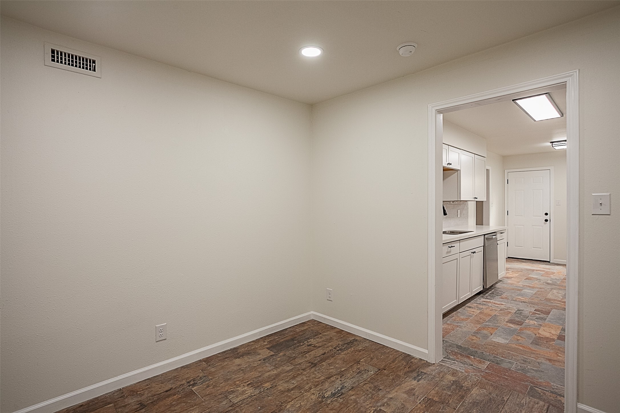 6317 Ivanhoe Lane Beaumont, TX 77706 - Photo 18 of 36