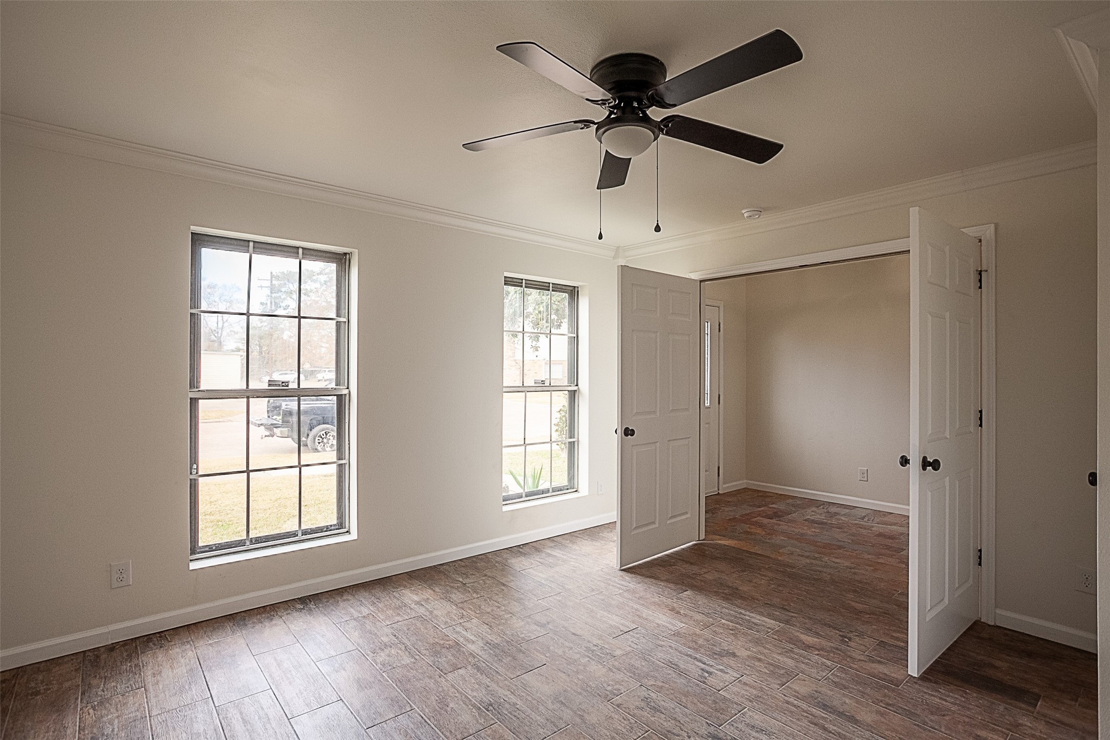 6317 Ivanhoe Lane Beaumont, TX 77706 - Photo 4 of 36