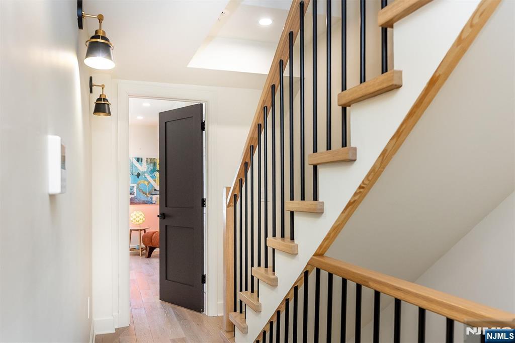181 Valley Road Montclair, NJ 07042 - Photo 18 of 37