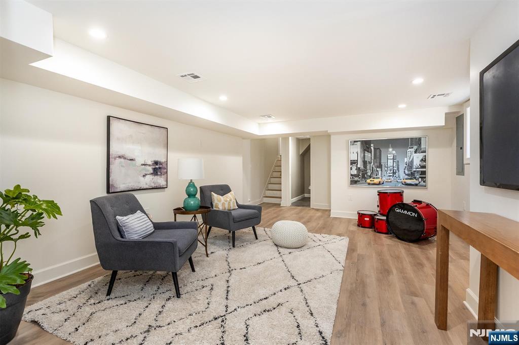 181 Valley Road Montclair, NJ 07042 - Photo 30 of 37