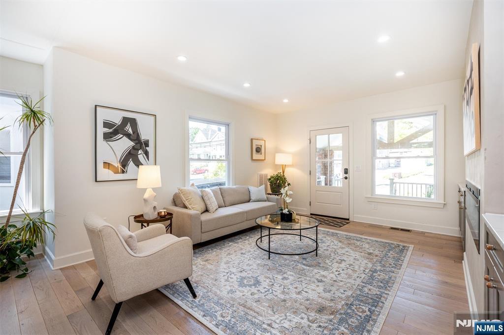 181 Valley Road Montclair, NJ 07042 - Photo 6 of 37