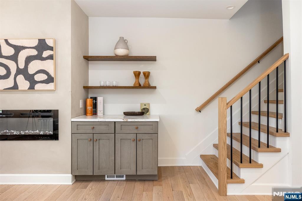 181 Valley Road Montclair, NJ 07042 - Photo 9 of 37