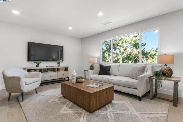 $1,798,000 | 74 Hazelnut Court, San Ramon, CA 94583