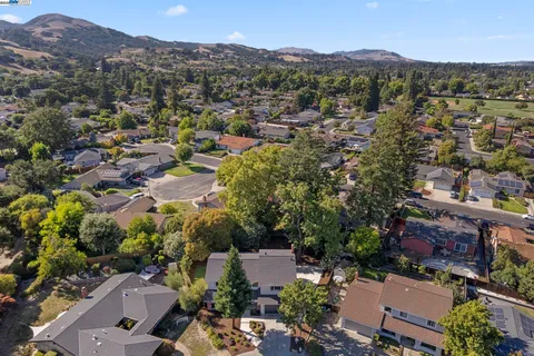 $1,798,000 | 74 Hazelnut Court, San Ramon, CA 94583