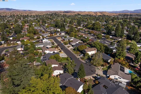 $1,798,000 | 74 Hazelnut Court, San Ramon, CA 94583