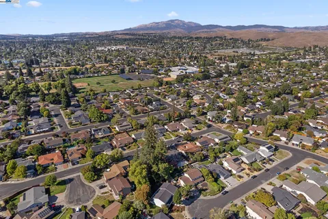 $1,798,000 | 74 Hazelnut Court, San Ramon, CA 94583