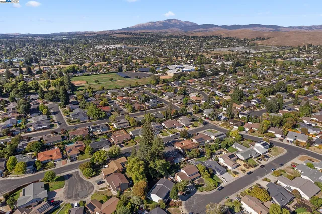 $1,798,000 | 74 Hazelnut Court, San Ramon, CA 94583