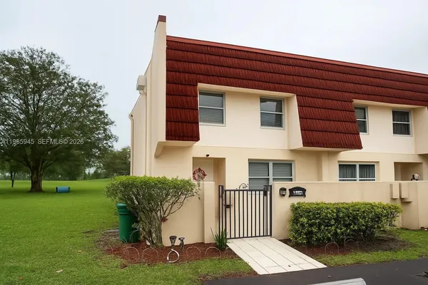 $2,990 | 3962 Inverrary Drive, Unit A3, Lauderhill, FL 33319