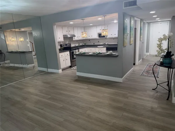 $2,990 | 3962 Inverrary Drive, Unit A3, Lauderhill, FL 33319