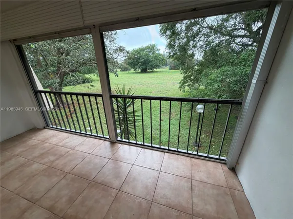 $3,250 | 3962 Inverrary Drive, Unit A3, Lauderhill, FL 33319