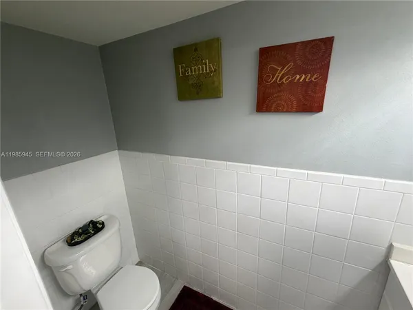 $2,990 | 3962 Inverrary Drive, Unit A3, Lauderhill, FL 33319