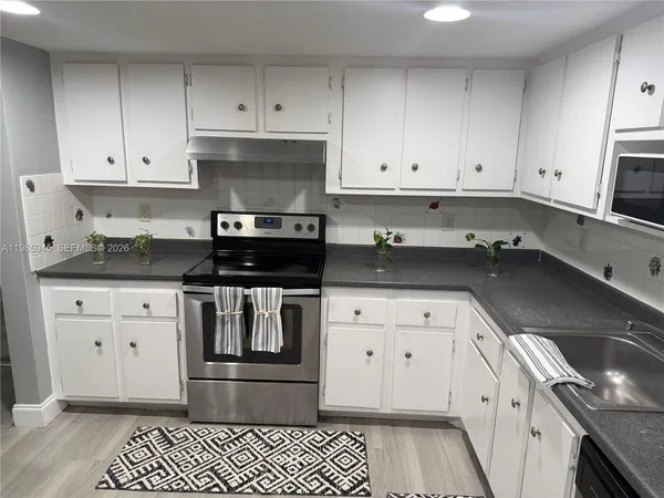 $3,250 | 3962 Inverrary Drive, Unit A3, Lauderhill, FL 33319