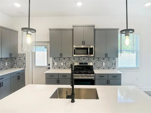 $2,250 | 6107 Begonia Circle, Unit 2, Austin, TX 78741