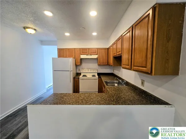 $1,500 | 416 West Whitehall Street, Allentown, PA 18102