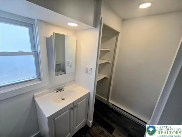 $1,500 | 416 West Whitehall Street, Allentown, PA 18102