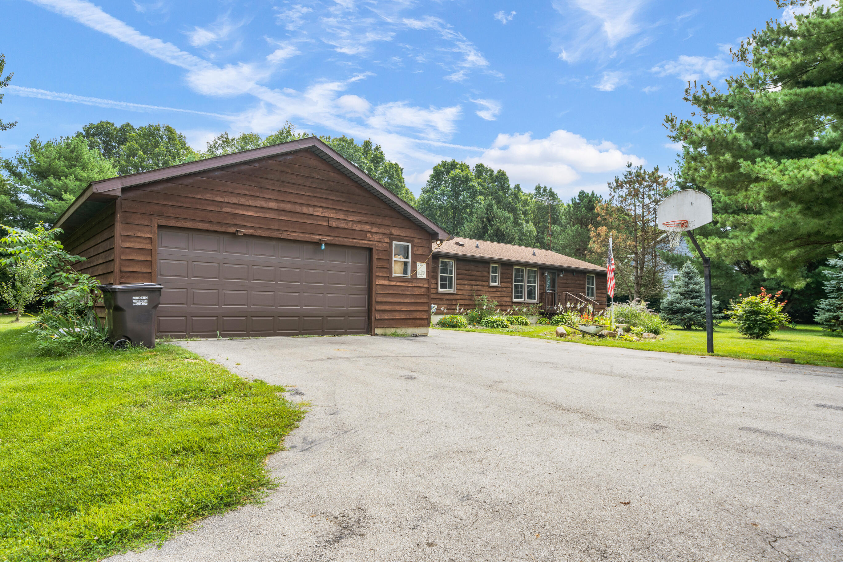 1695 Gaslight Lane Jackson, MI 49201 - Photo 3 of 31 3