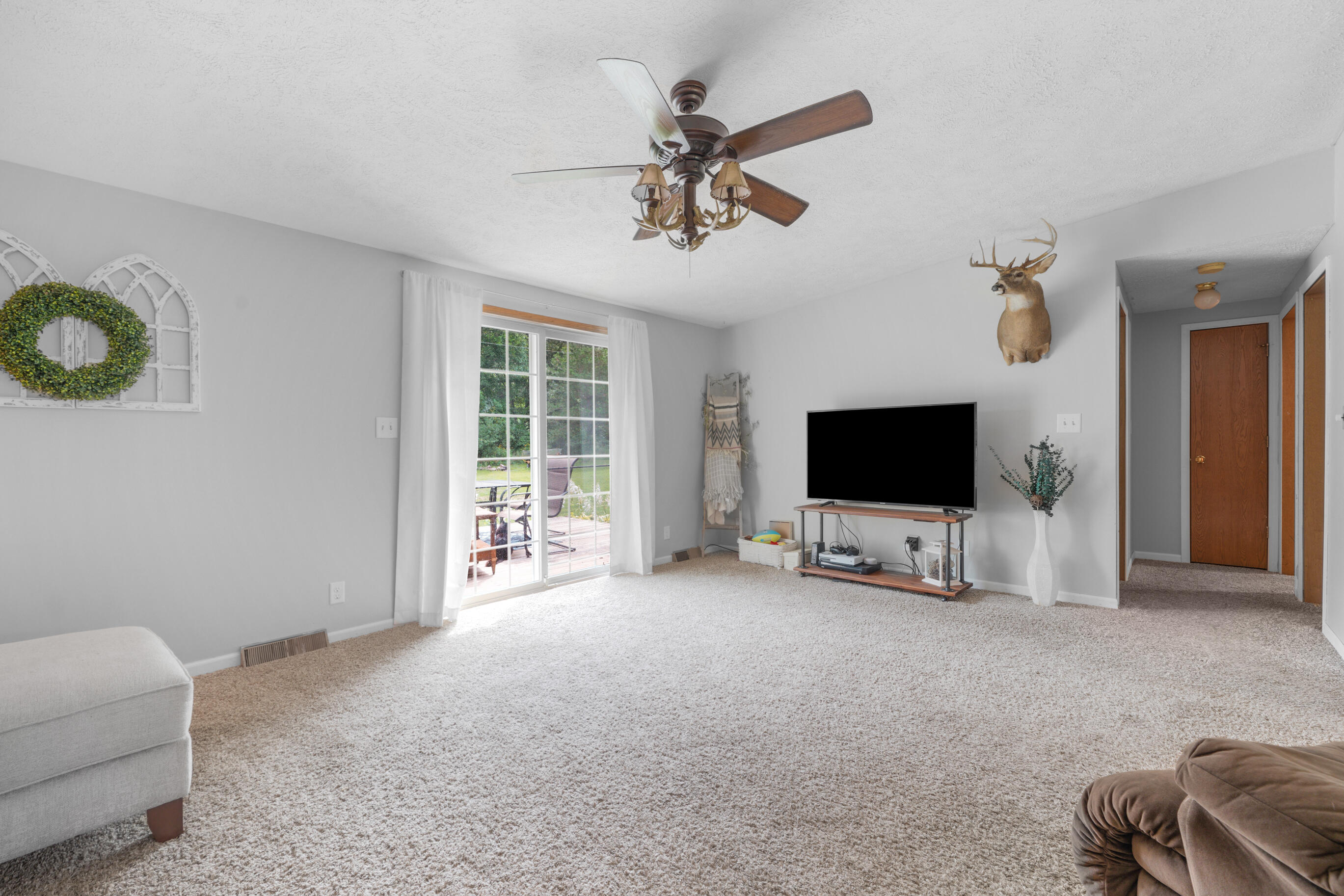 1695 Gaslight Lane Jackson, MI 49201 - Photo 5 of 31 5