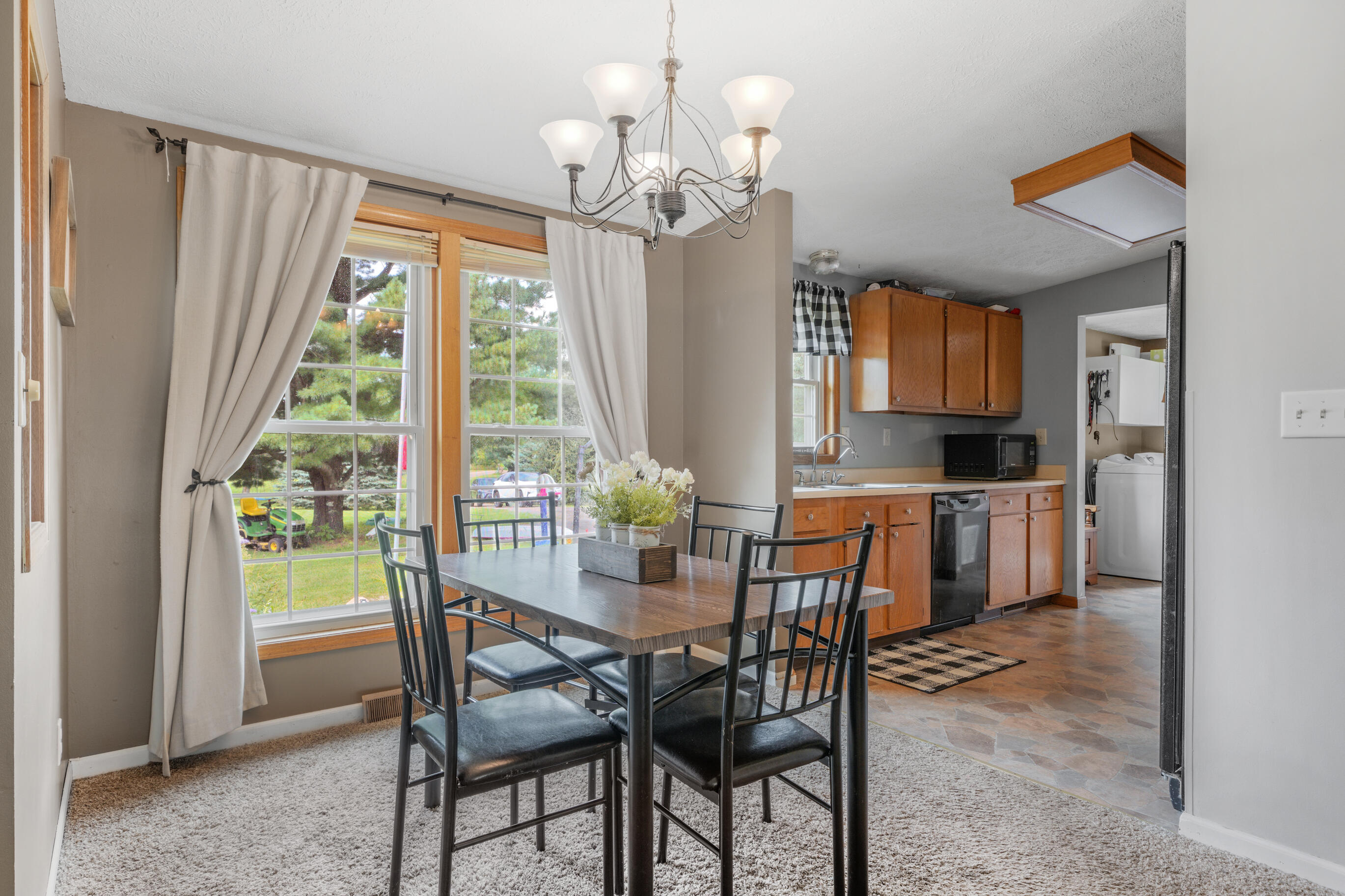 1695 Gaslight Lane Jackson, MI 49201 - Photo 7 of 31 7