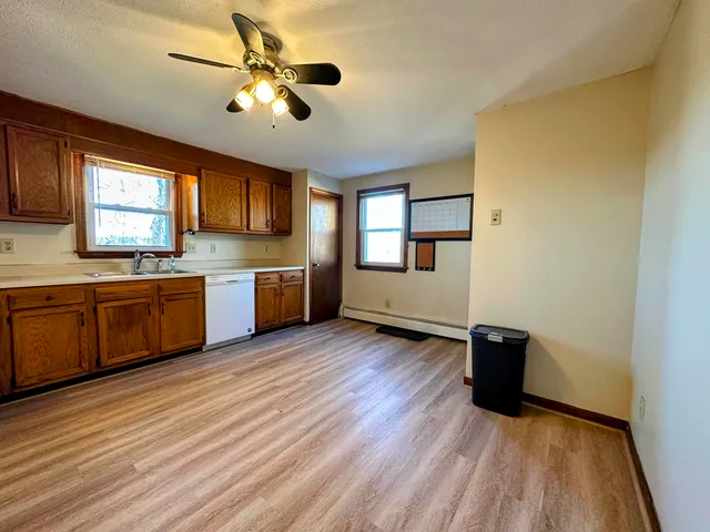 $2,000 | 33 Elwood Avenue, Unit B, Manchester, NH 03103