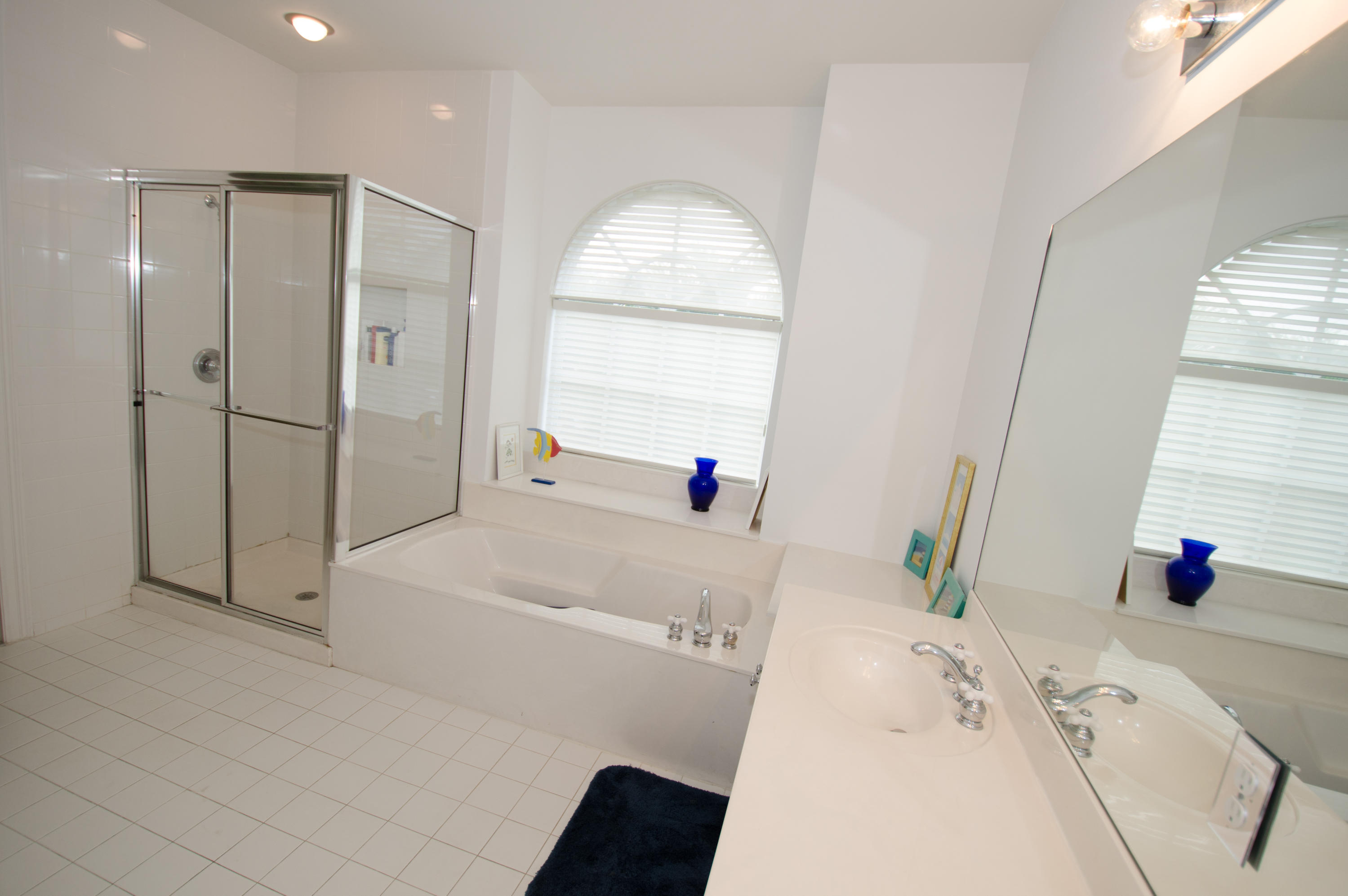 19174 Skyridge Circle Boca Raton, FL 33498 - Photo 35 of 45 Guest Bath