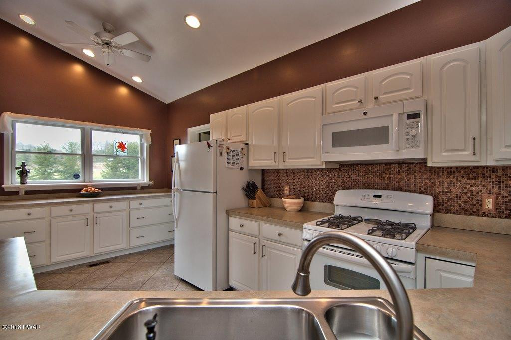 122 Rutledgedale Road Tyler Hill, PA 18469 - Photo 20 of 53 Kitchen View 6