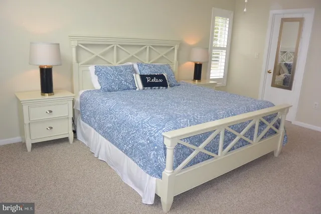 a bathroom with a toilet