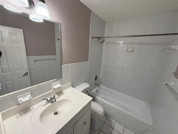 $2,000 | 159 West 8th Street, Unit 9, Hialeah, FL 33010