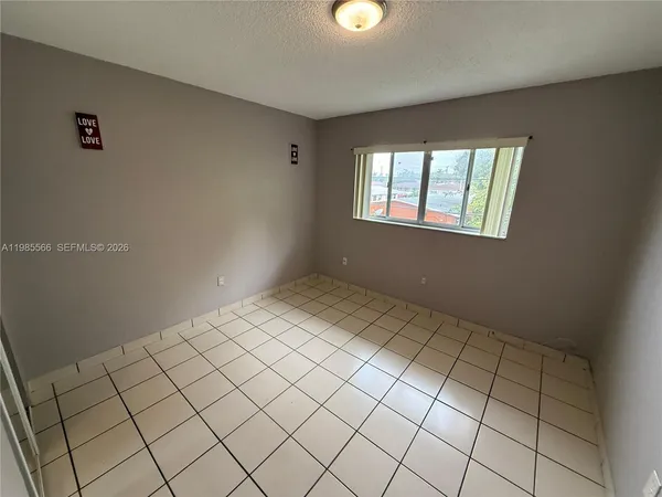 $2,000 | 159 West 8th Street, Unit 9, Hialeah, FL 33010