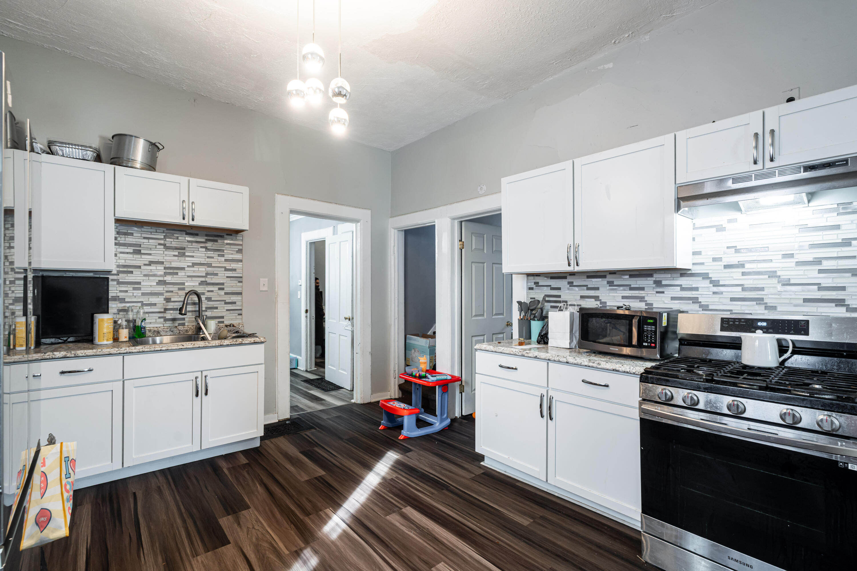 206 North 37th Street Milwaukee, WI 53208 - Photo 21 of 39 DSC02701