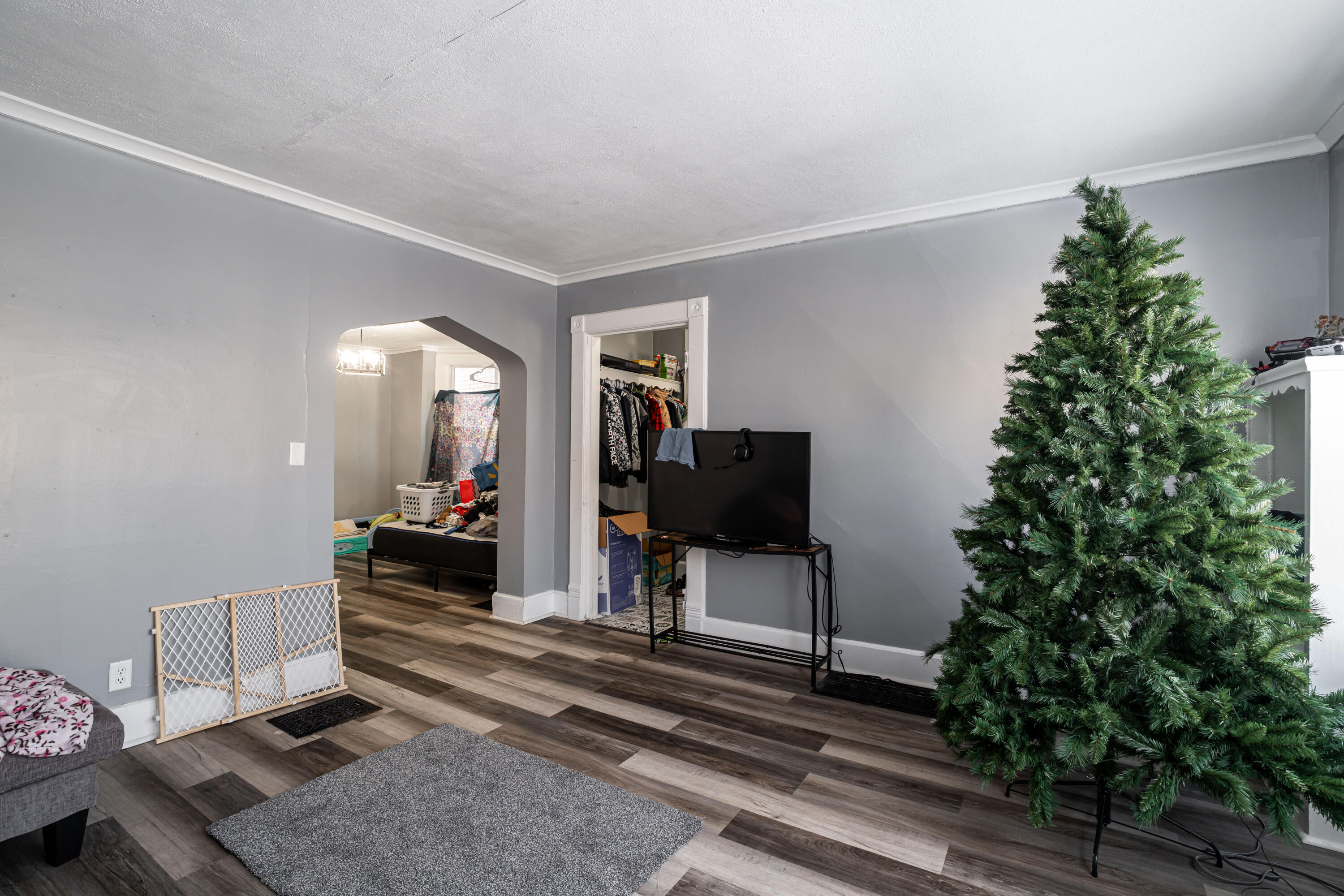 206 North 37th Street Milwaukee, WI 53208 - Photo 9 of 39 DSC02688