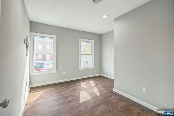 $1,800 | 541 Union Avenue, Unit 2, Paterson, NJ 07522
