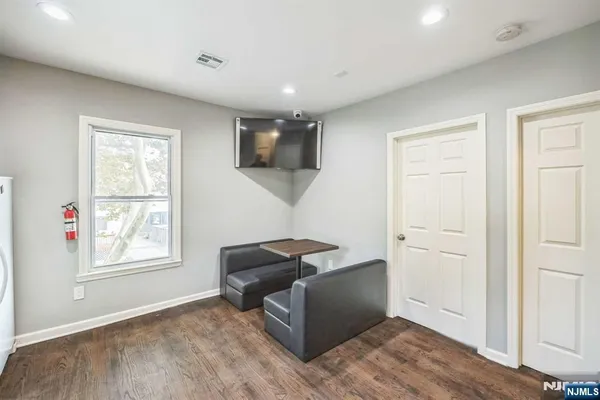 $1,800 | 541 Union Avenue, Unit 2, Paterson, NJ 07522