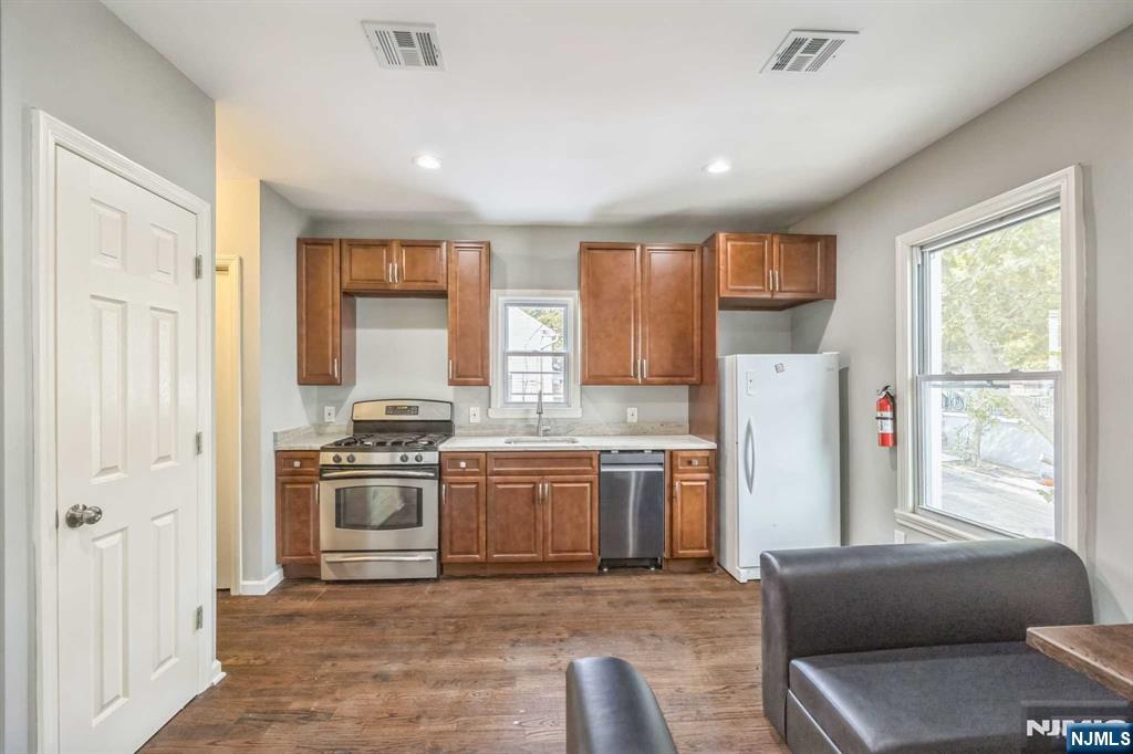 541 Union Avenue, Unit 2 Paterson, NJ 07522 - Photo 8 of 11